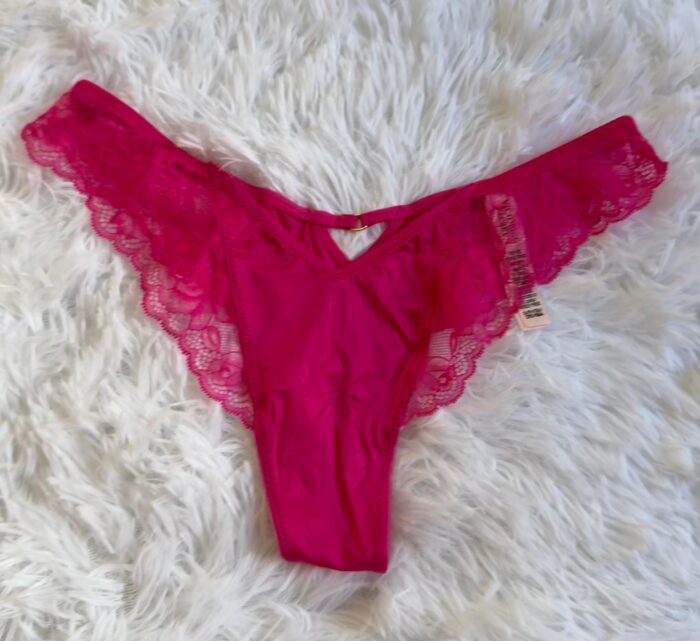Less fucsia con encaje