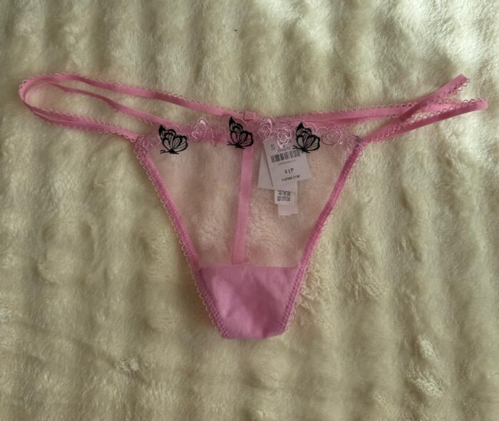 Less encaje rosa