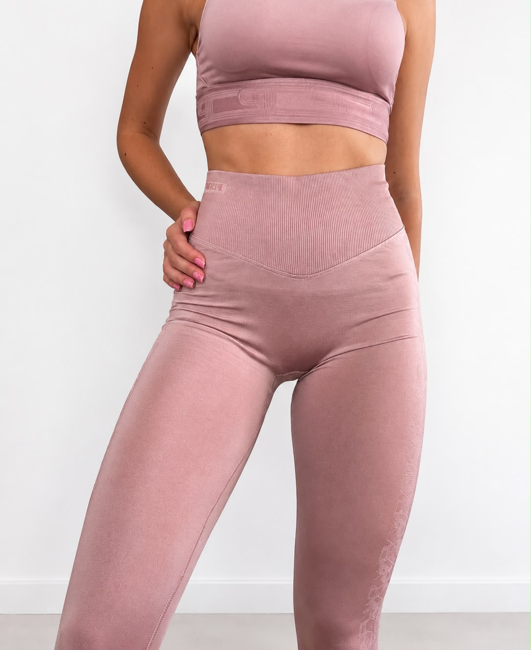 Calza Push-Up Rosa elegante con diseño en costura