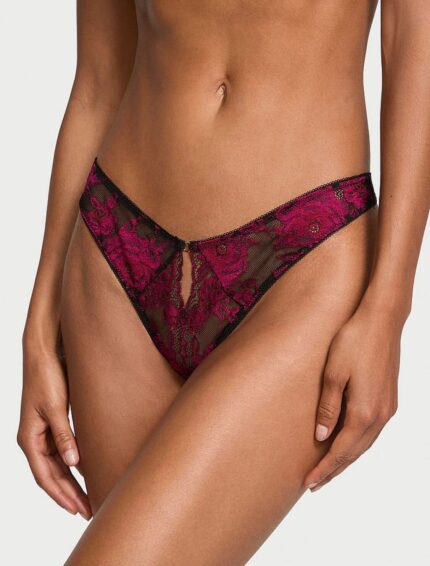 Less VS encaje sexy
