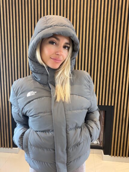 Campera THE NORTH FACE color visón